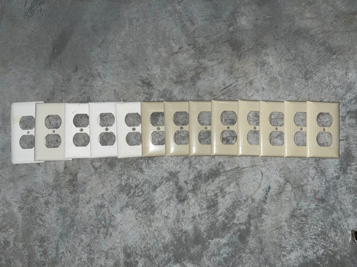 Lot ivory and - of,