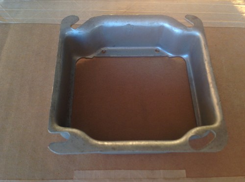 Square outlet - (lot, 10)